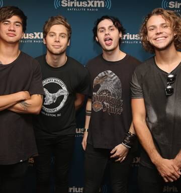 5sos Star Reveals Mental Health Struggles Nz Herald