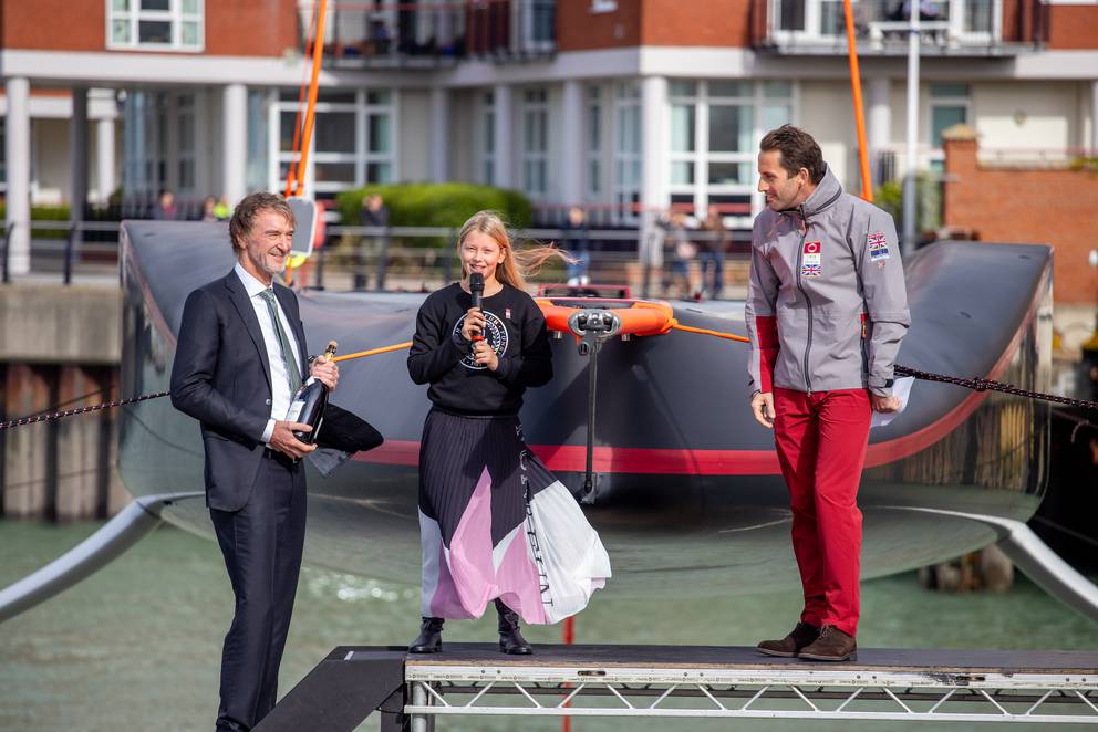 America #39 s Cup: The billionaire #39 s owners arrive in Oakland to