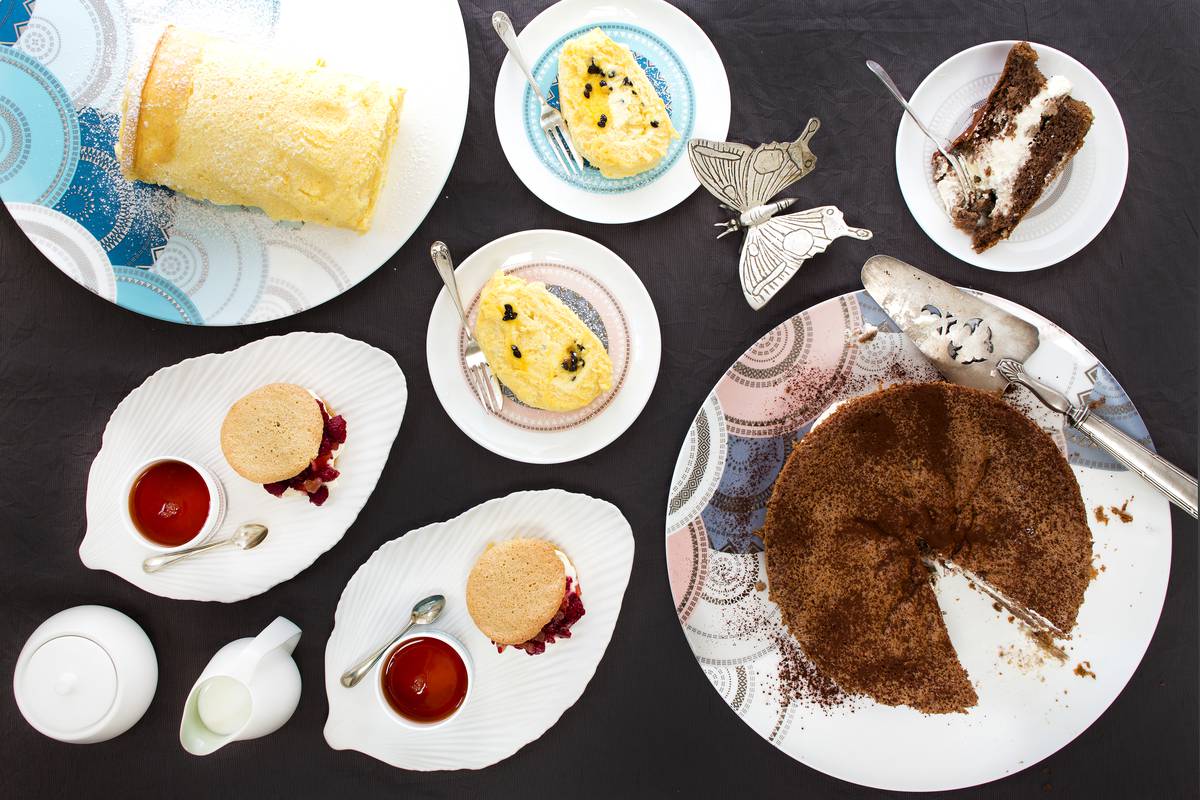 Recipe Coffee Chocolate And Hazelnut Sponge Cake Nz Herald