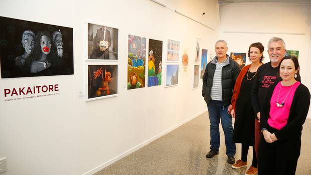 Teachers David Pearce (left), Cath Sleyer, Graham Hall and Diana Pottinger with their students work at the PÄkaitore exhibition. Photo/Bevan Conley