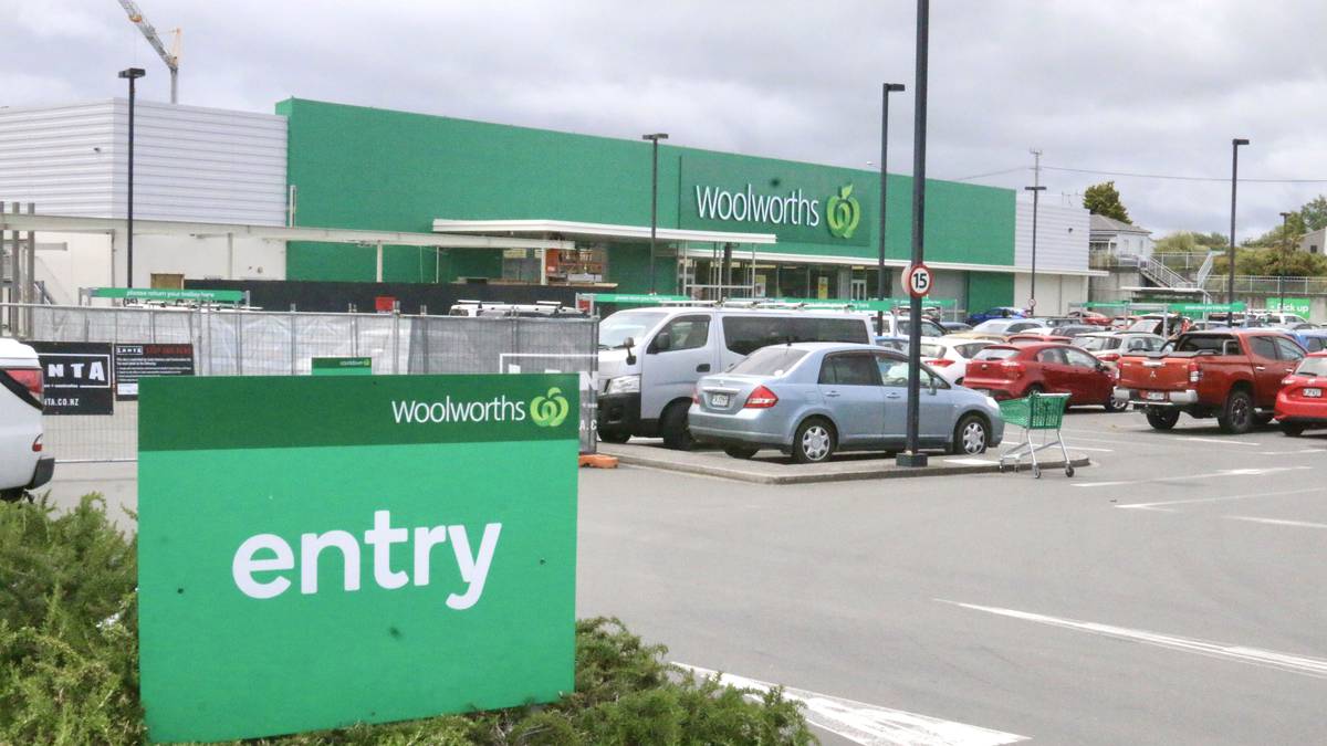 Problemy ze szkodnikami Woolworths: Supermarket przeprasza za problemy ze szczurami, szczurami i gołębiami