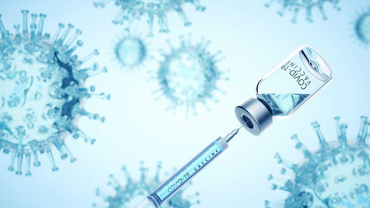 Epidemia Covid-19 Omicron: szef firmy Pfizer twierdzi, że dwie dawki zapewniają „ograniczoną ochronę” przed Omicronem;  Nowa szczepionka w produkcji