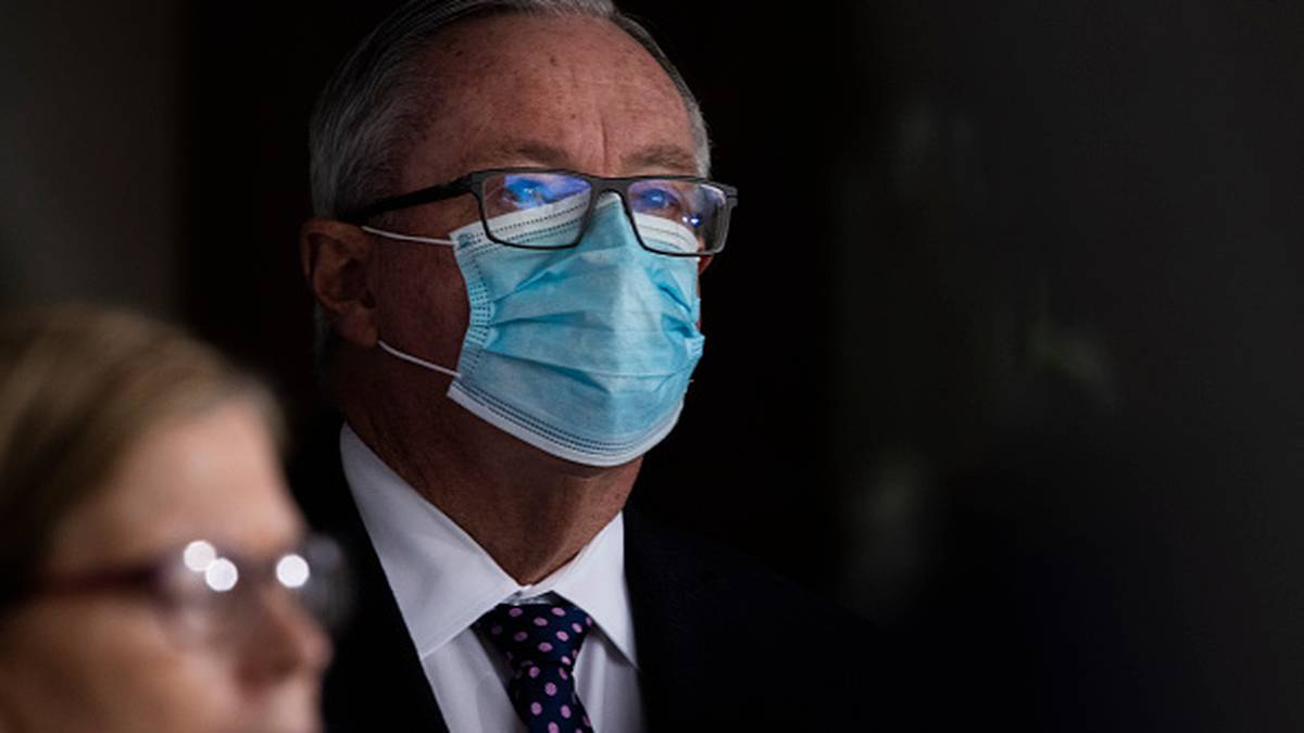 Photo of Coronavirus Covid 19: le ministre de la Santé de la Nouvelle-Galles du Sud, Brad Hazard, met en garde contre les «embrassements et les câlins» dans les maisons pendant le verrouillage