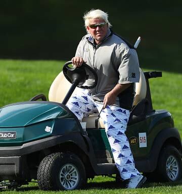 Golf Fans Get Around John Daly And His Cart At The Pga