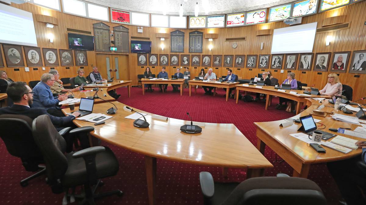 Whanganui mayor pens new karakia to open council hui - NZ Herald