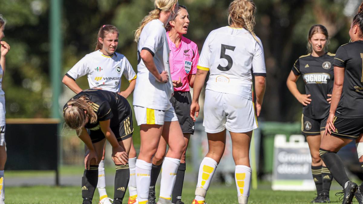 Fútbol: Dos árbitras de Waikato a Costa Rica para la Copa Mundial Femenina Sub-20 de la FIFA 2022