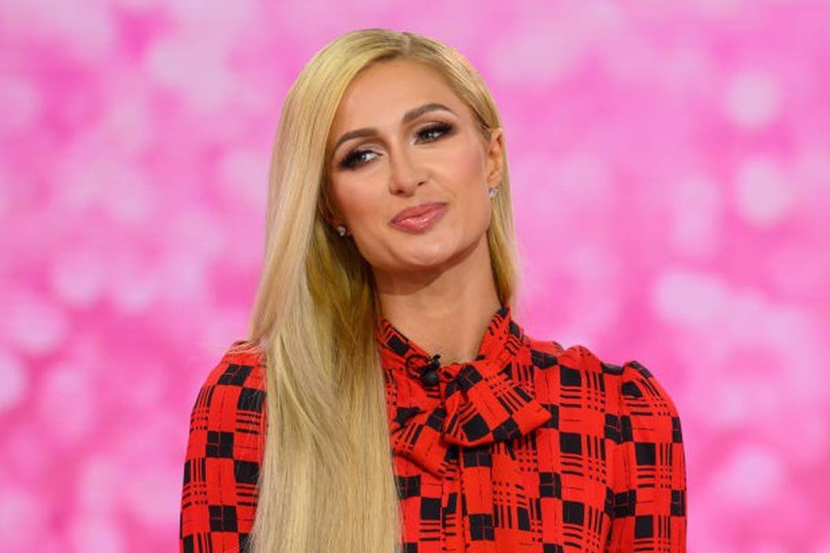 Paris Hilton Bio Net Worth Boyfriend Family Life And Other Facts Celebtap