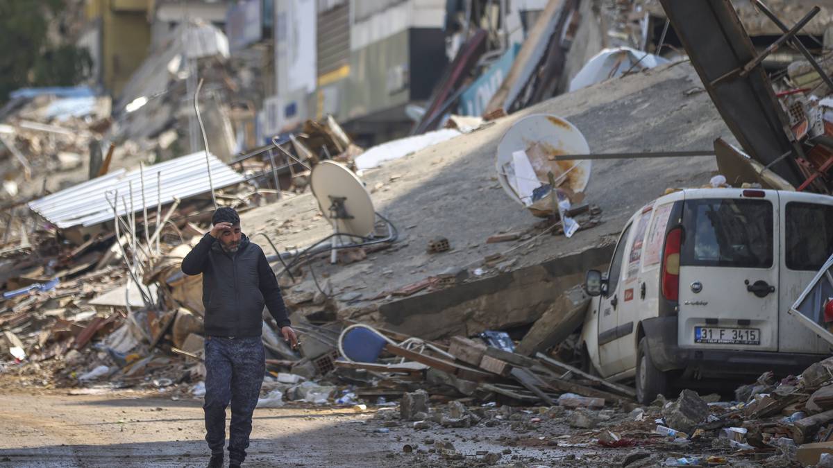 ‘Korku filmi gibi’: Yeni deprem Türkiye ve Suriye’de yeni can kayıplarını beraberinde getiriyor