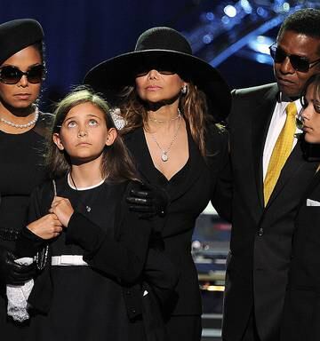 Michael Jackson S Children Inside Their Bizarre Upbringing Nz Herald