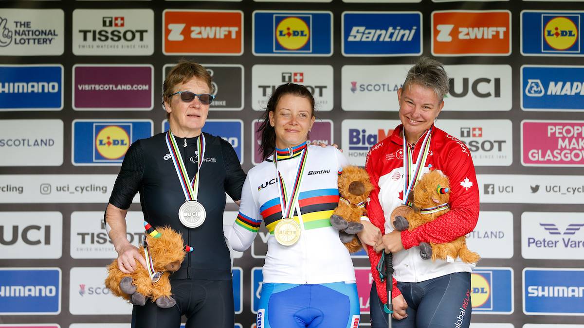 Cyklistika: Tým Para má na kontě 12 medailí na UCI Super Worlds se stříbrnou Eltje Malzbender v silničním závodě jednotlivců