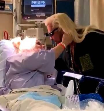 Beth Chapman Wife Of Dog The Bounty Hunter Dies Nz Herald