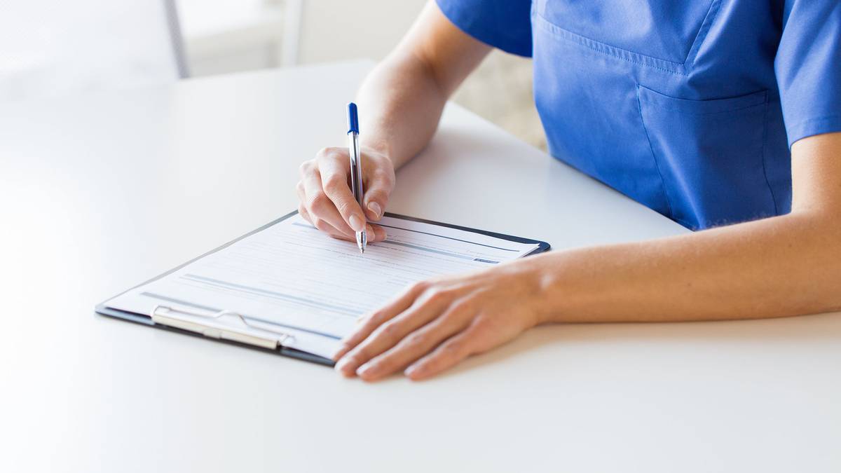 Photo of L’infirmière a hésité à faire semblant d’être la patronne par e-mail pour sauver le travail