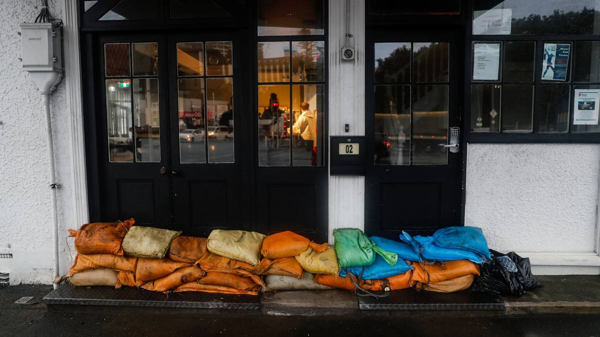 Auckland floods, Cyclone Gabrielle: Back to Work grants explainer - what you  need to know, who can apply - NZ Herald