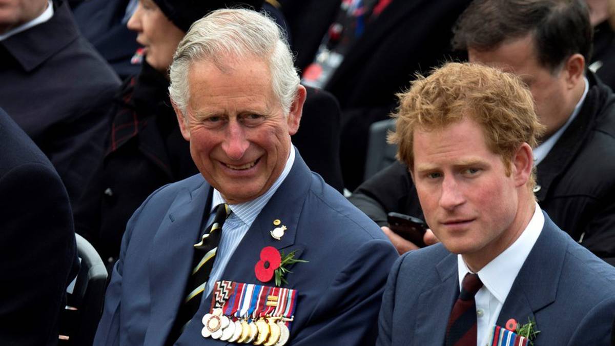 Związek króla Karola i księcia Harry’ego jest na najniższym poziomie w historii, „nieskończenie gorszy”