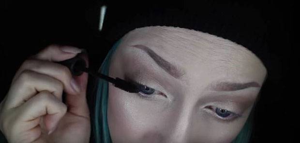 You Re Using False Eyelashes Wrong Nz Herald