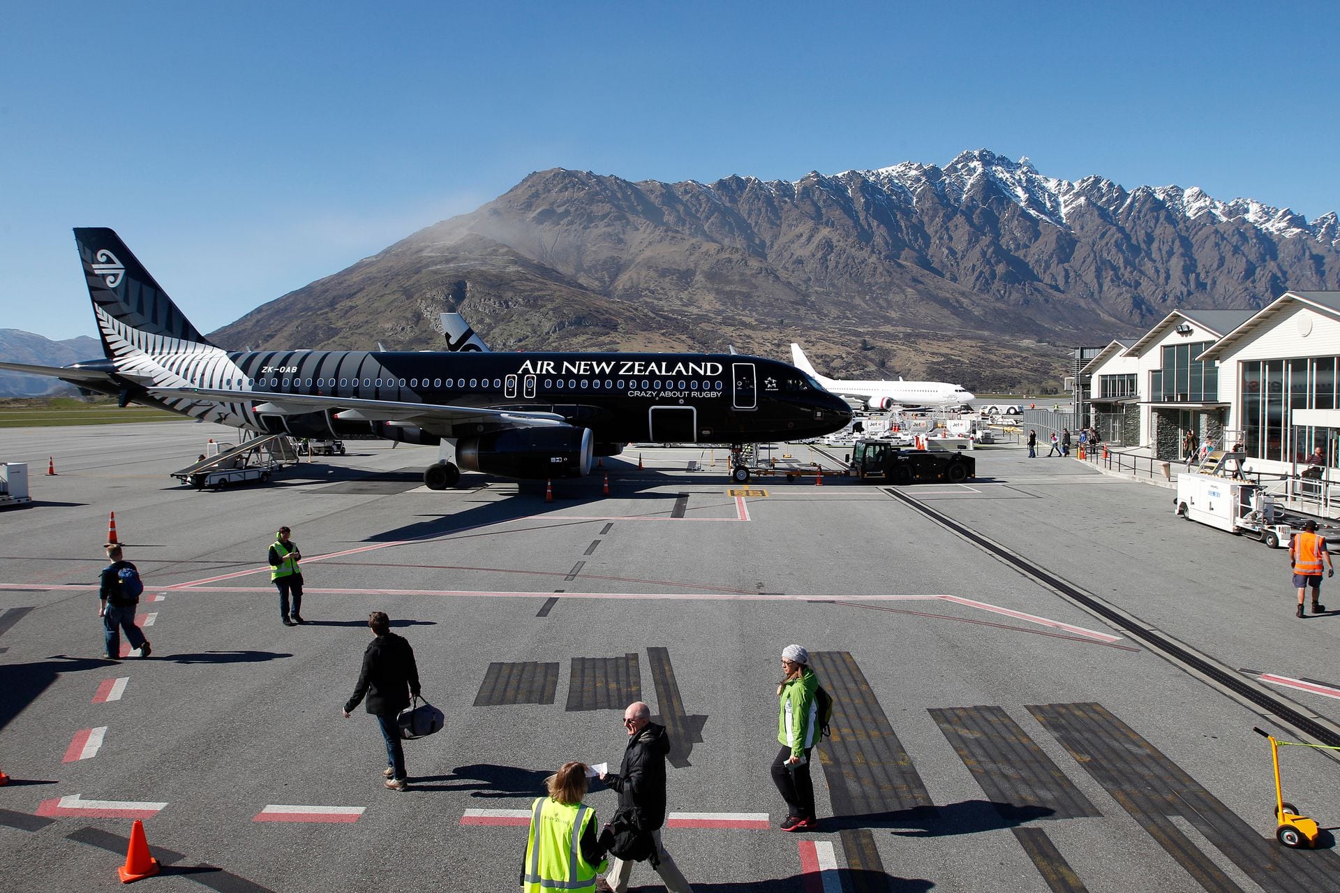 Queenstown Airport bubble extended 24hrs, seven flights added - NZ Herald