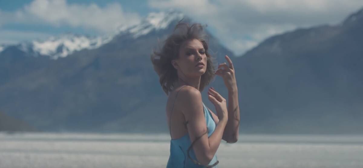 Taylor Swift Freaked Out On Nz Beach Nz Herald