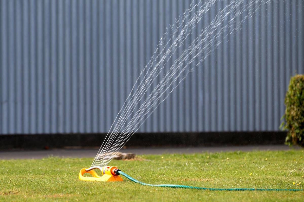 Auckland water shortage: Outdoor use set to be banned, fines of up to $20000 - New Zealand Herald