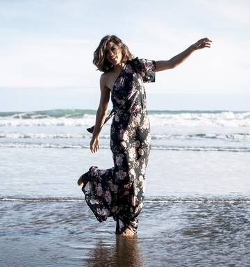 Chelsea Winstanley Why I M More Than Just Taika S Wife Nz Herald