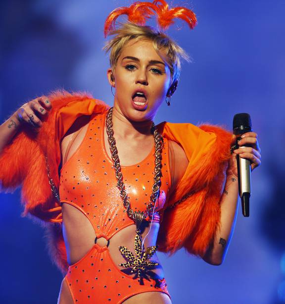 Miley Cyrus film pulled from porn festival - NZ Herald