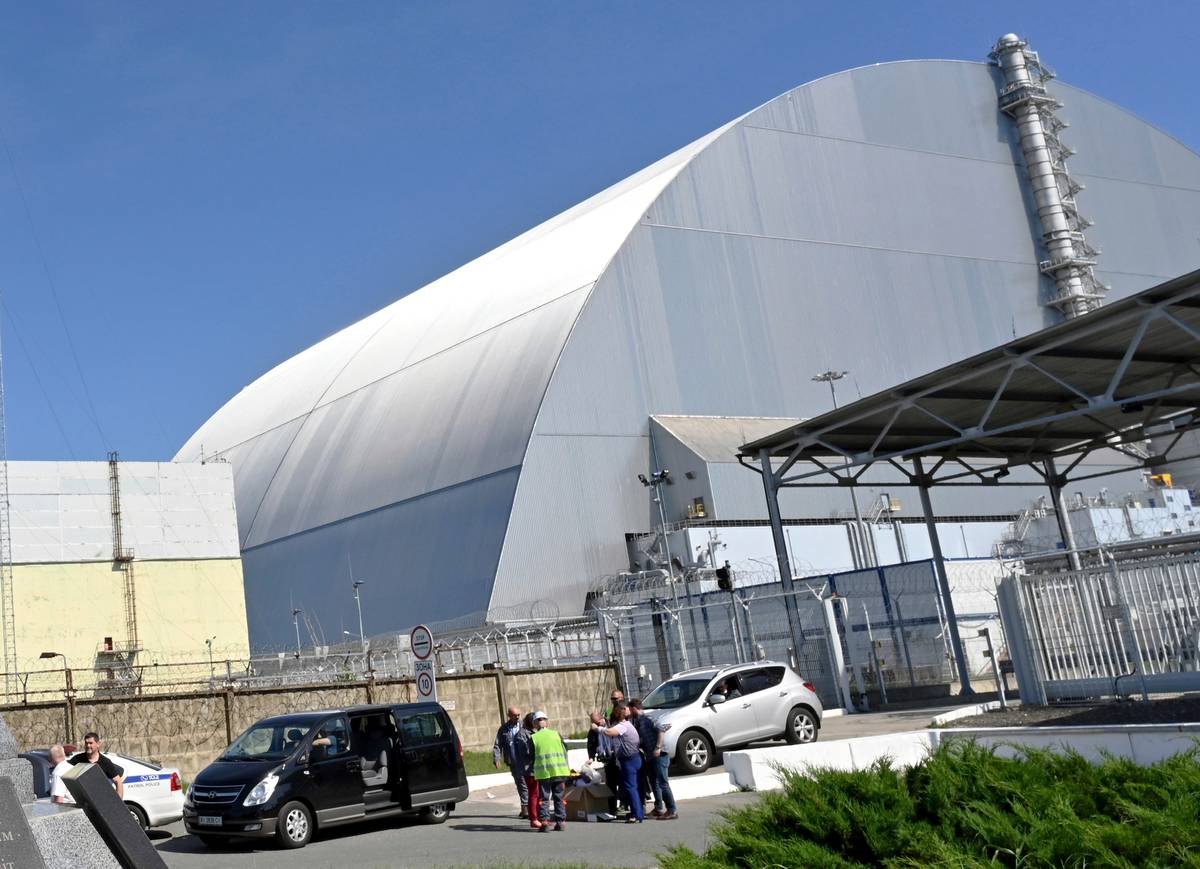Giant New Dome Built To Contain Chernobyl S Radioactive Debris