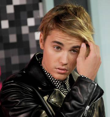 Justin Bieber Claims Shrinkage In Nude Pics Nz Herald