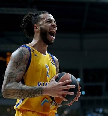 Former Nba Player Shot At Police And Then Killed Himself During A
