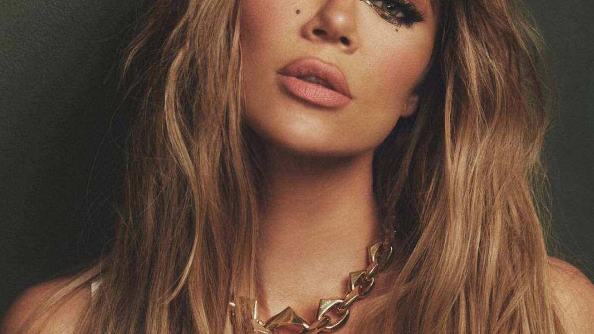 Tragiczny powód zmiany kształtu twarzy i ciała Khloe Kardashian