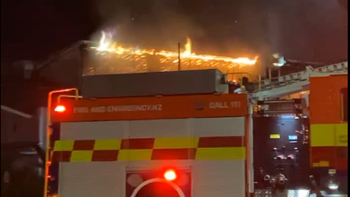 Takanini, Auckland restaurant fire: 11 crews battle blaze, roads and  motorway off-ramp closed - NZ Herald