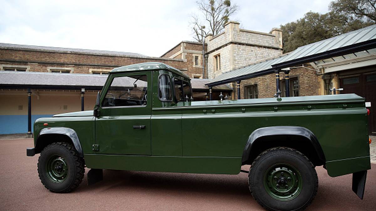 Photo of Die Beerdigung von Prinz Philip: Erste Bilder des Leichenwagens von Land Rover enthüllt