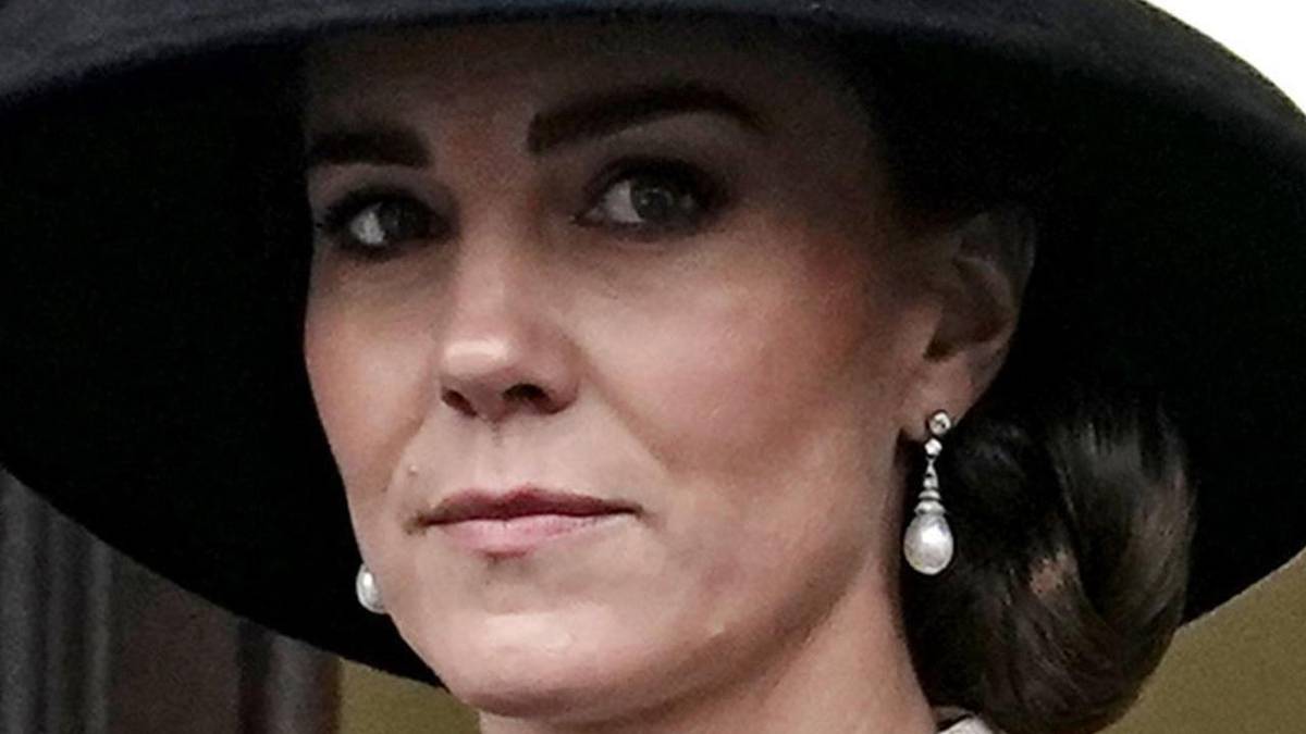 Keluarga kerajaan: Pertarungan rahasia Kate Middleton dan Pangeran Harry untuk menyelamatkan Pangeran William