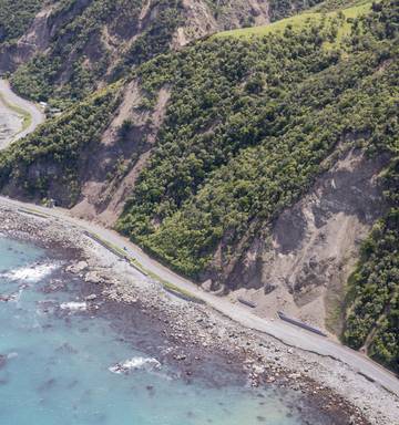 Earthquake Highlights Nz S Road Vulnerability Nz Herald