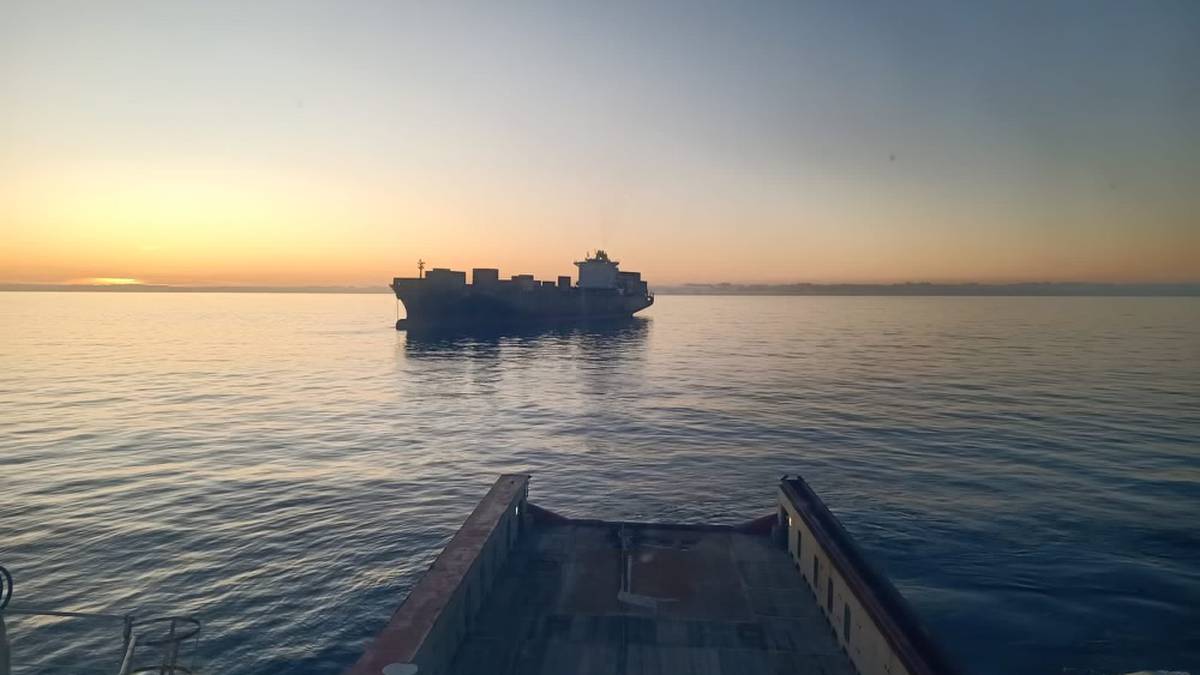 CentrePort preparing for troubled cargo ship MV Shiling to be towed to Wellington