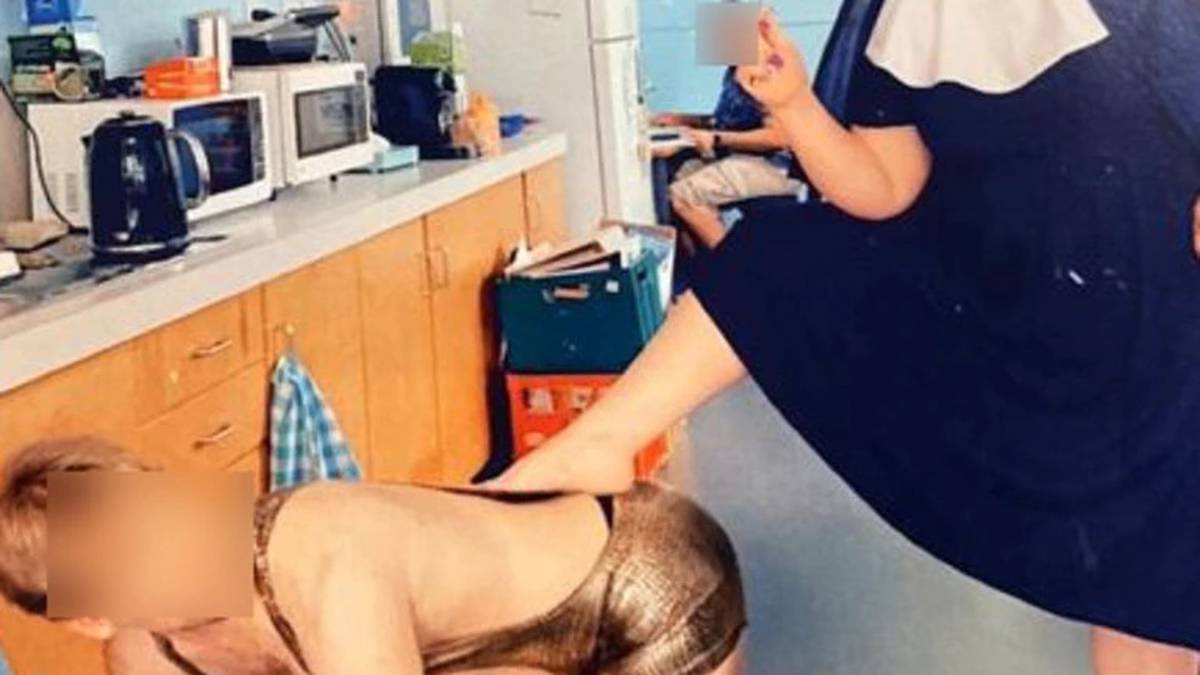 Fotos obscenas de profesores de secundaria australianos expuestos por una filtración