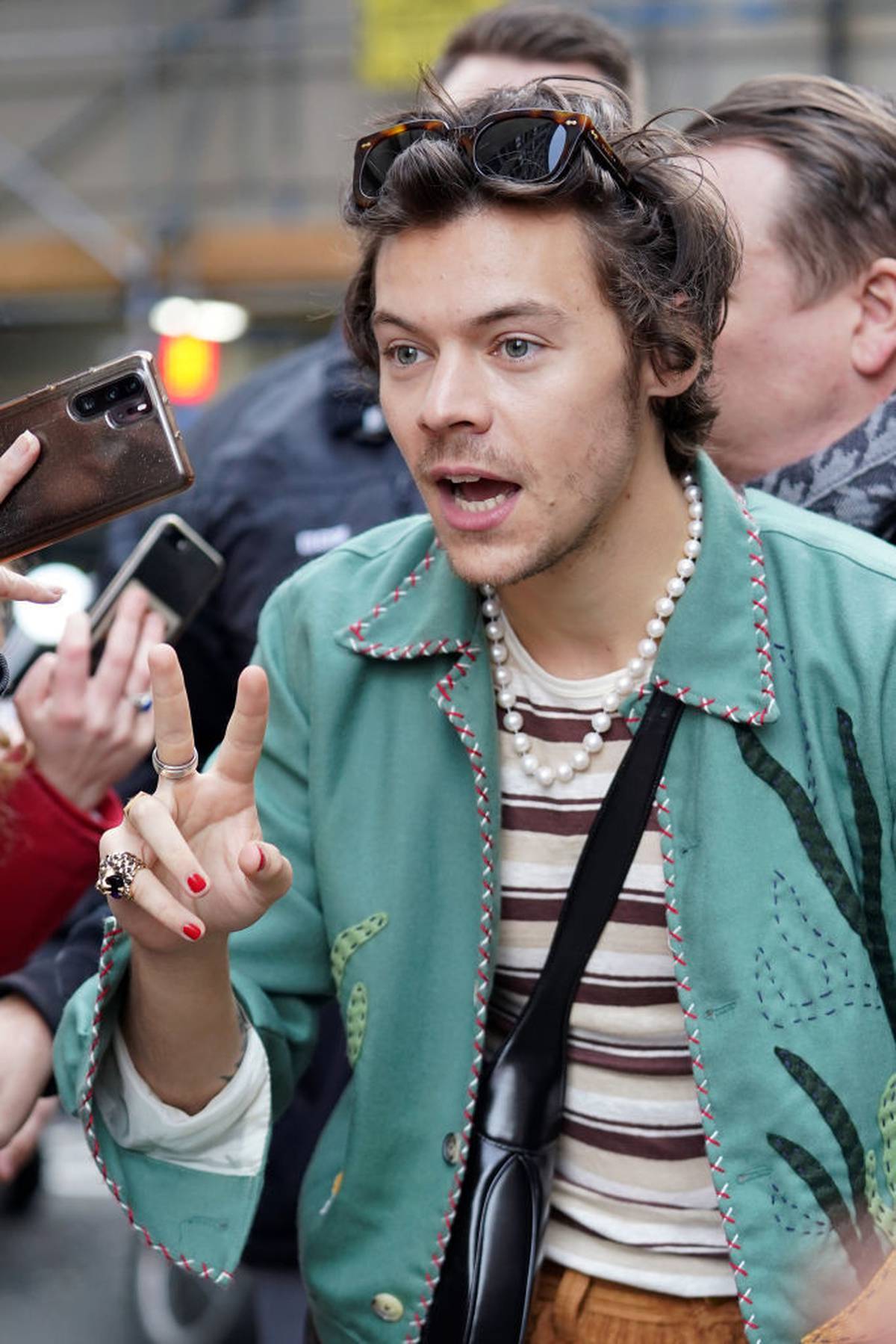 Former One Direction Singer Harry Styles Mugged At Knifepoint On Valentine S Day Nz Herald