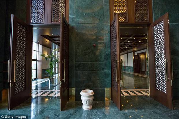 Inside Luxury Loving Tyrant Recep Tayyip Erdogan S Official