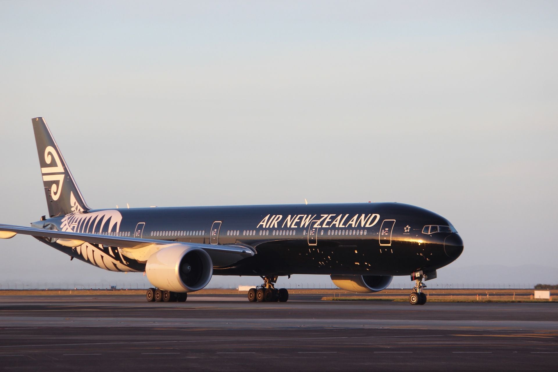 ぺんぎんAir New Zealand Boeing777-300ER Air New Zealand's Boeing 777-300 Is Returning To Passenger