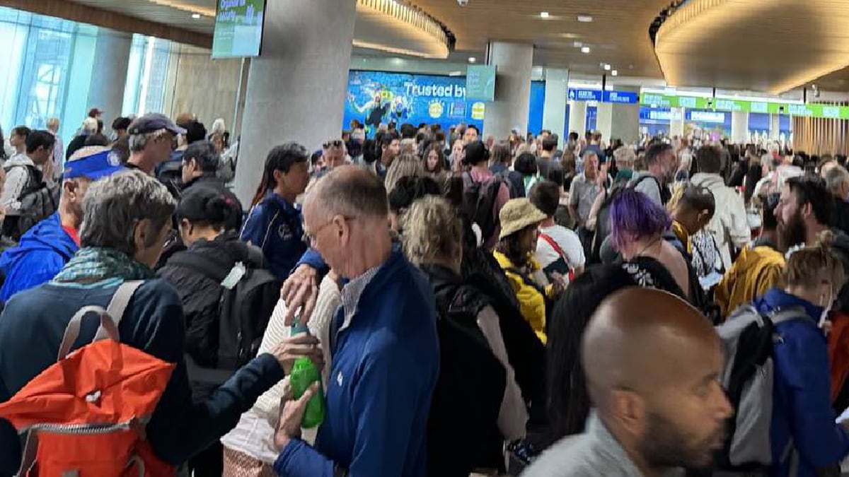 Auckland Airport delays: security delays at international terminal, paramedics brought onto one flight