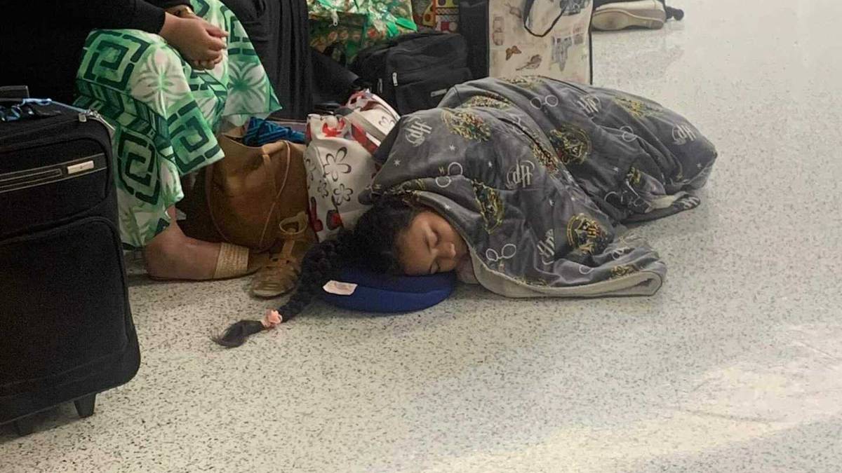 passengers-left-stranded-forced-to-sleep-on-auckland-airport-floor