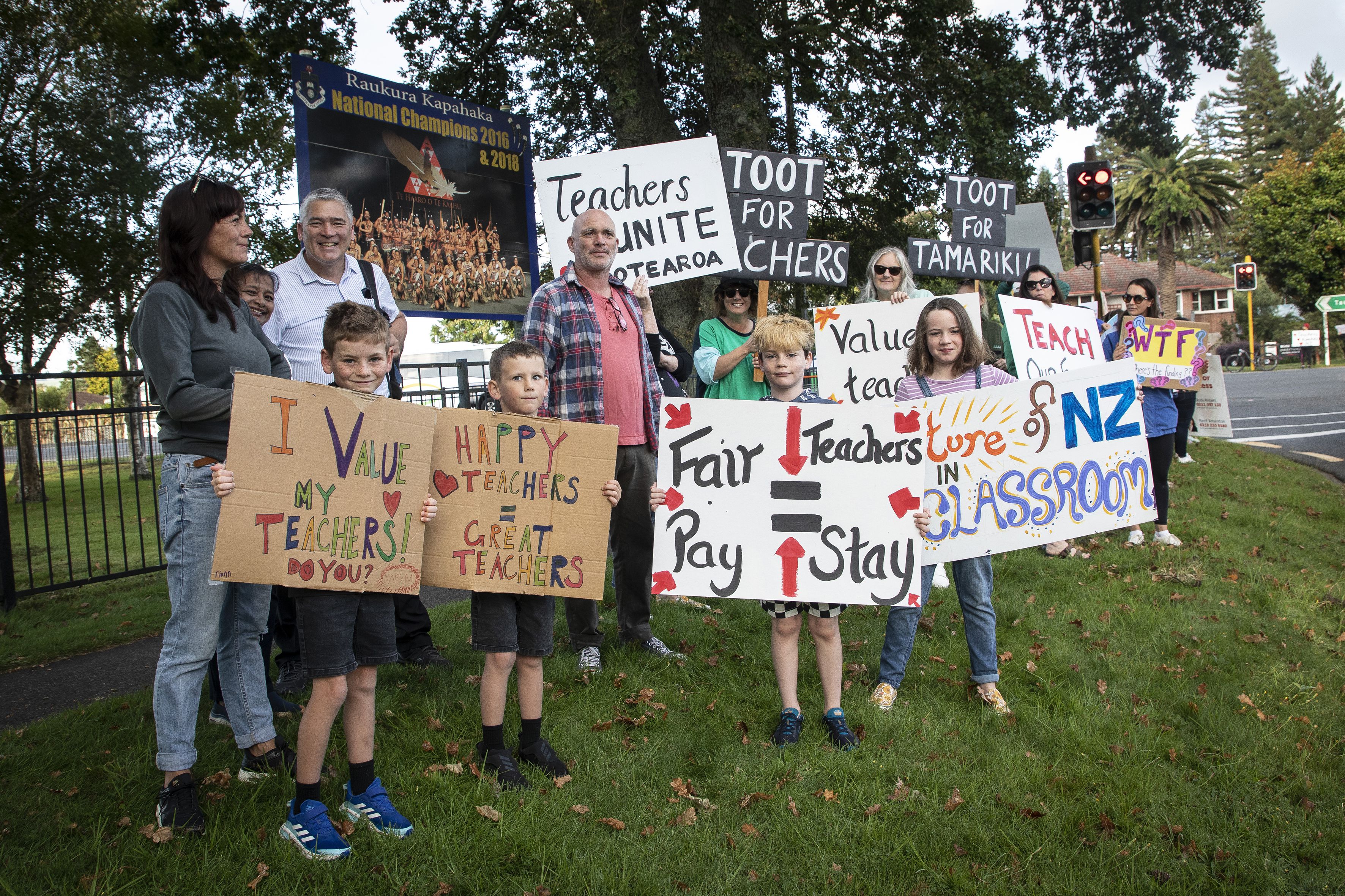 More teachers' strikes for secondary schools - NZ Herald