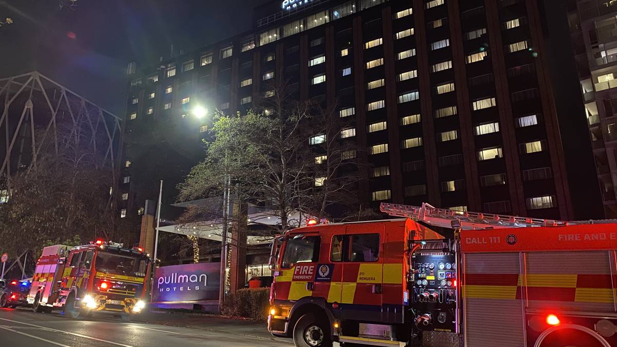 Pożar hotelu Pullman: Mężczyzna został aresztowany za podpalenie i włamanie po pożarze hotelu Football Fires