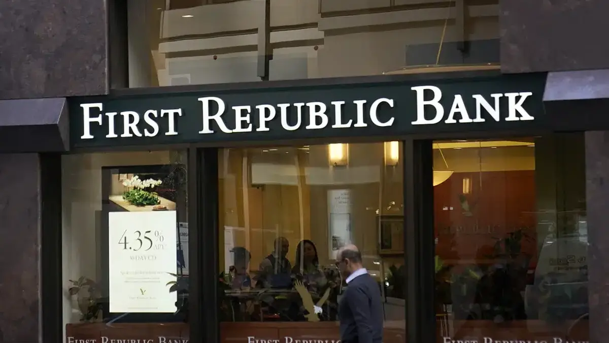 Organy regulacyjne przejmują borykający się z problemami bank First Republic i sprzedają go JPMorgan Chase