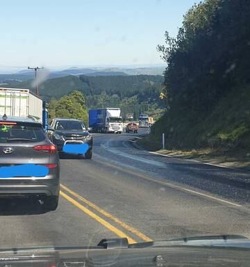 32 2 Degrees Roads Melt Fires Burn As Heatwave Hits Hawke S Bay