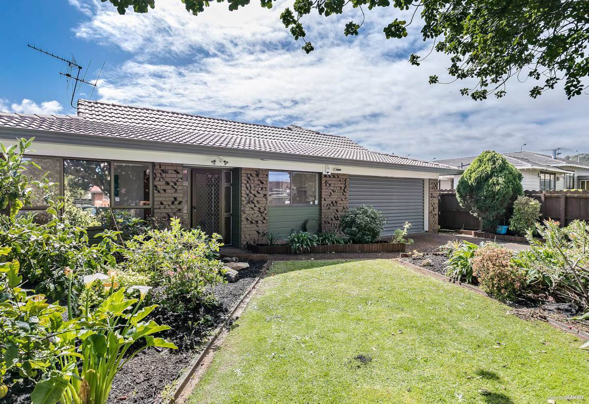Auckland homes worth 1m or more are selling below CV new data NZ Herald