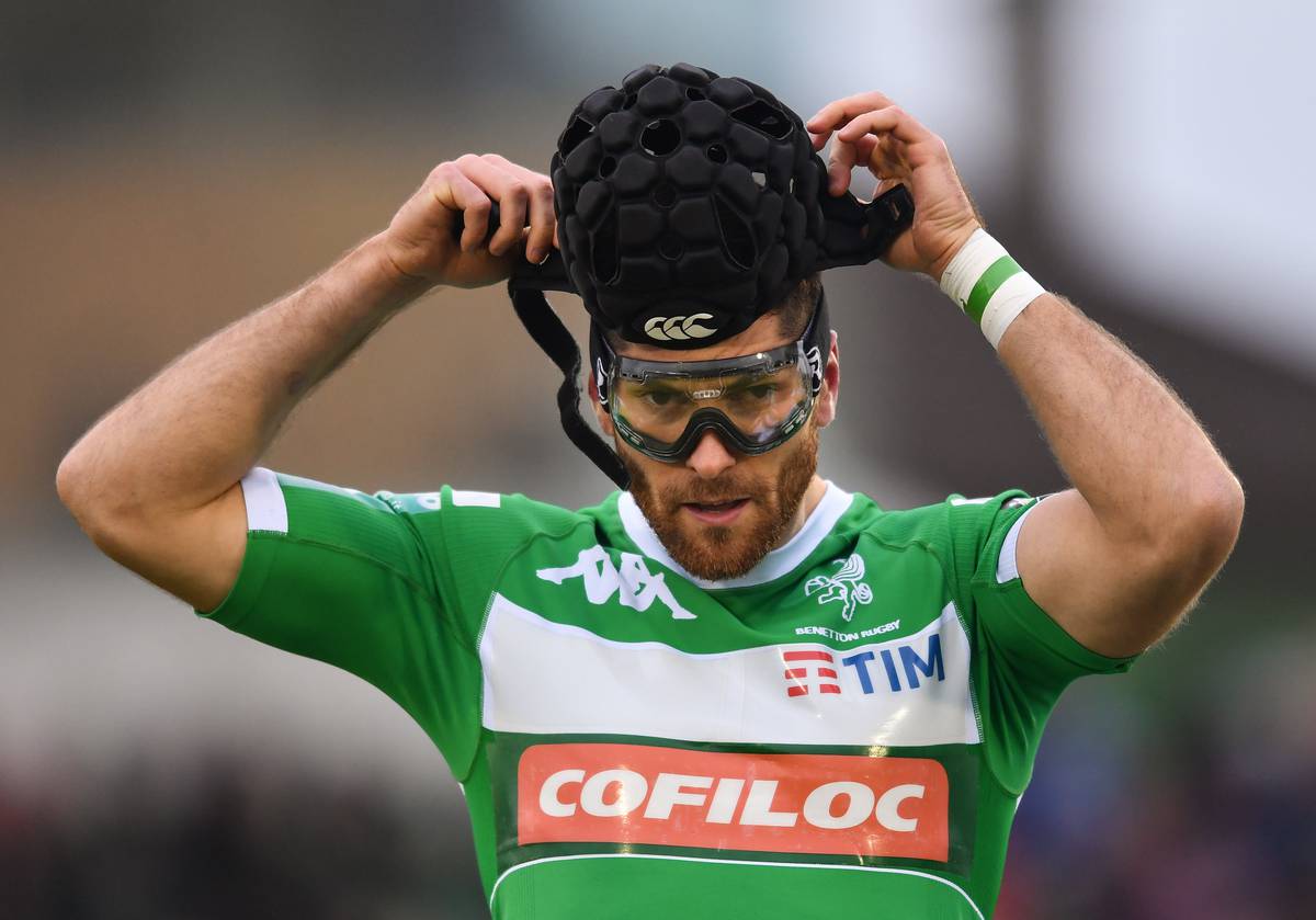 Rugby Protective goggles revive career of rugby player blinded in one