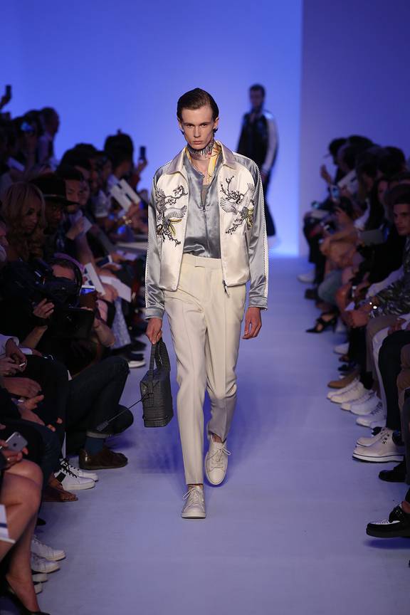 Louis Vuitton Spring 2016 Menswear Fashion Show