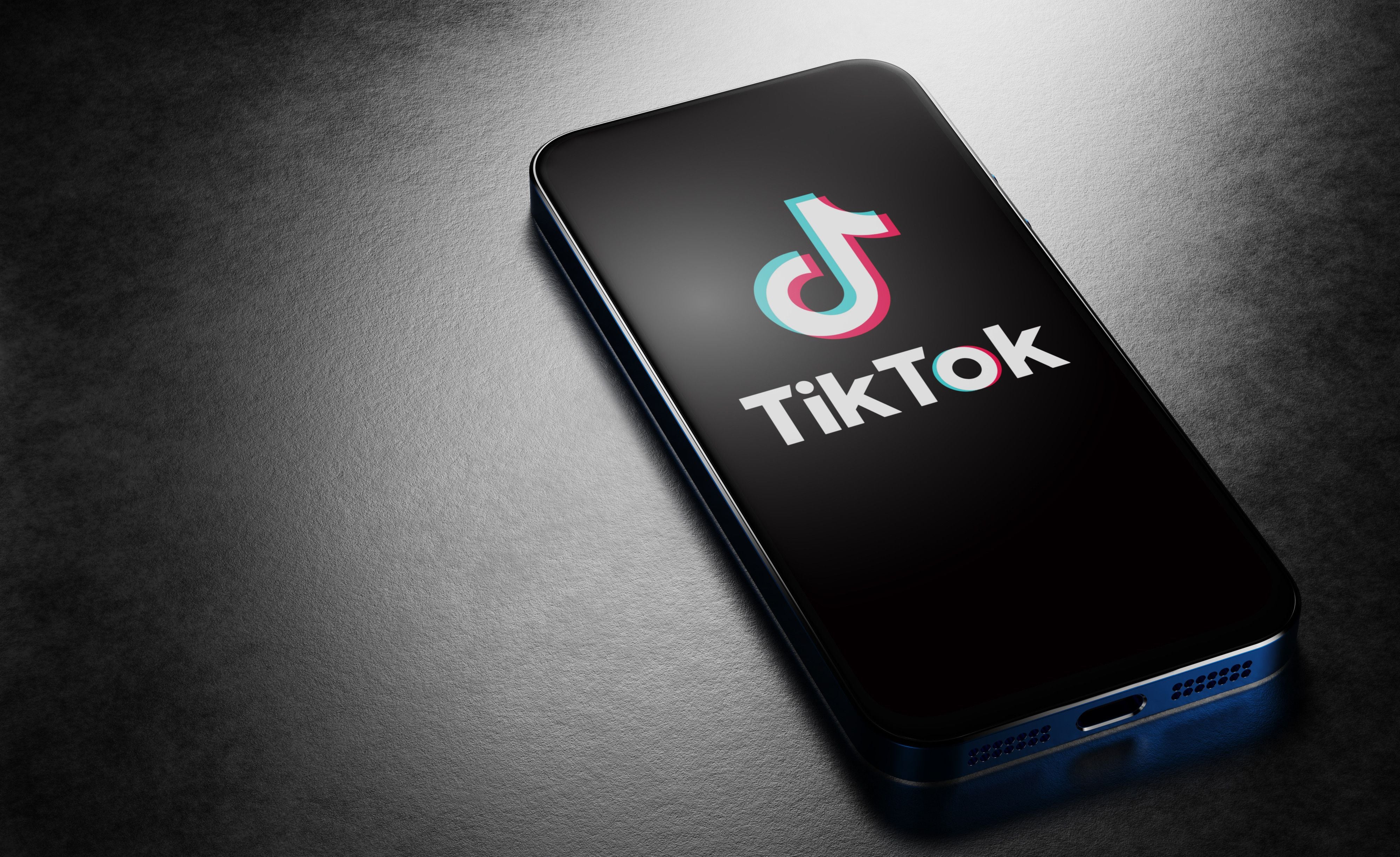 TikTok sets 60-minute daily screen time limit for under 18s - NZ Herald