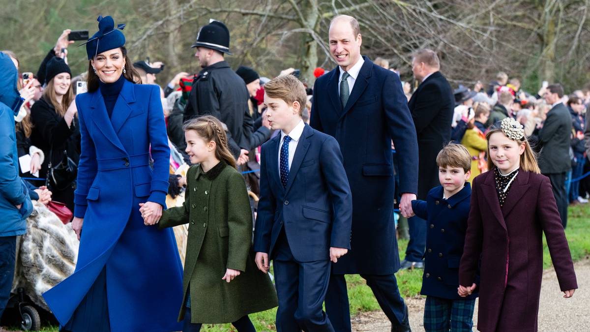 Książę William i Kate Middleton dzielą się niepublikowanym wcześniej zdjęciem swoich dzieci, George'a, Charlotte i Louisa