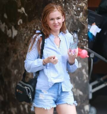 Borat Star Sacha Baron Cohen And Actress Wife Isla Fisher Touch Down In New Zealand Nz Herald