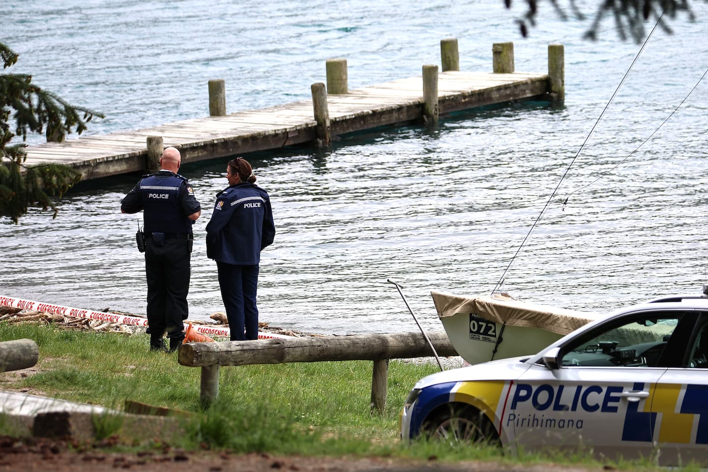 Police are working with Coastguard Queenstown and Queenstown Lakes District Council to retrieve the vehicle. Photo / Supplied